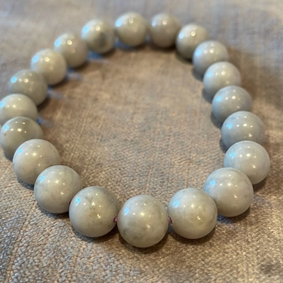 Natural Gemstone Hackmanite Beaded Stretch Bracelet 150.00 Karats 6-7”